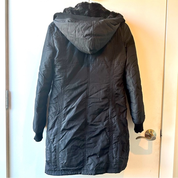 Max & Co black size 4 faux fur lined quilted coat with hood - Picture 2 of 3